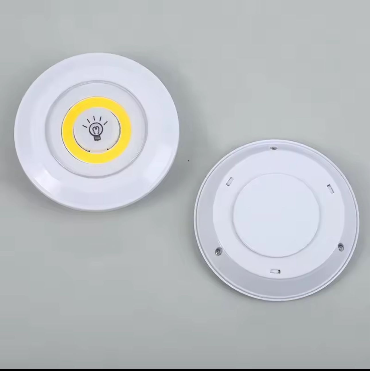 LUZ LED CON CONTROL REMOTO (Incluye pilas)