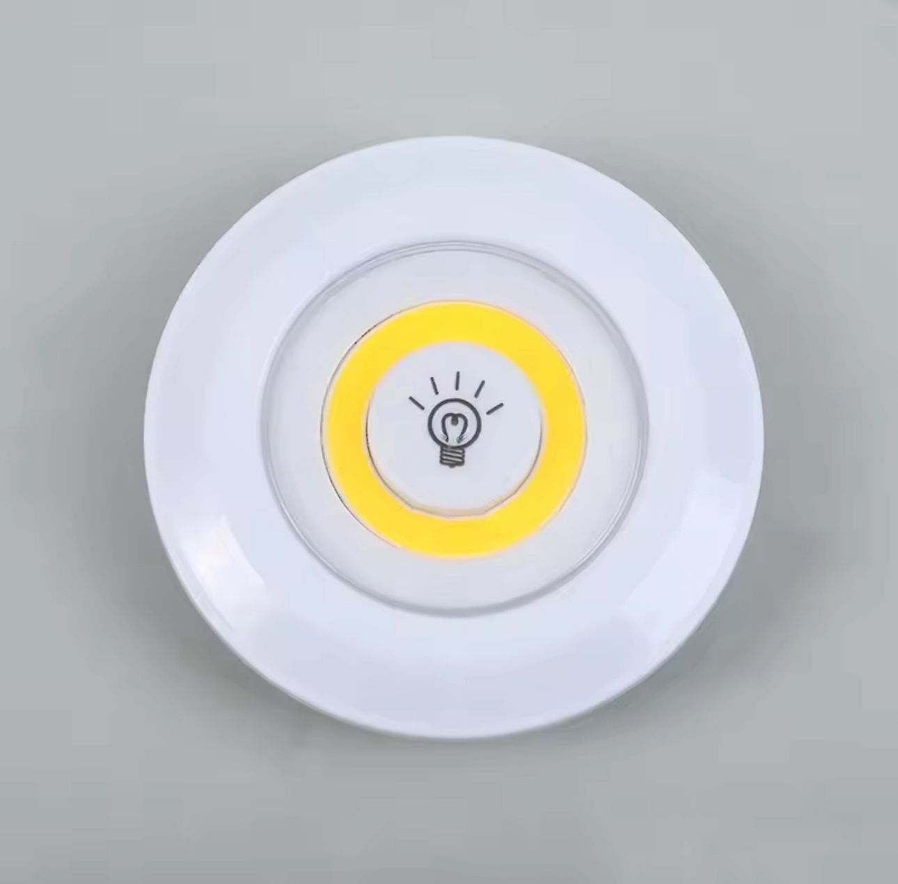 LUZ LED CON CONTROL REMOTO (Incluye pilas)